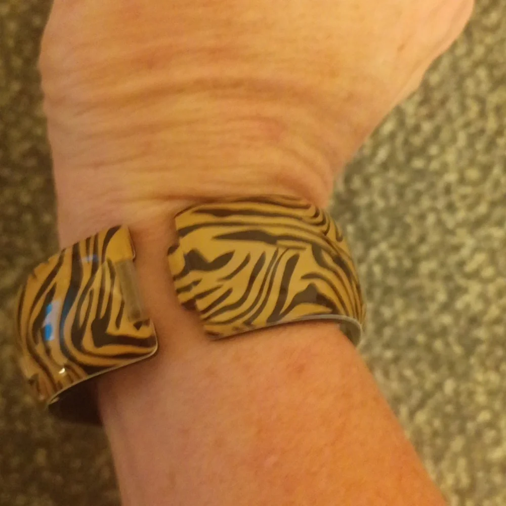 pedre side clasp
